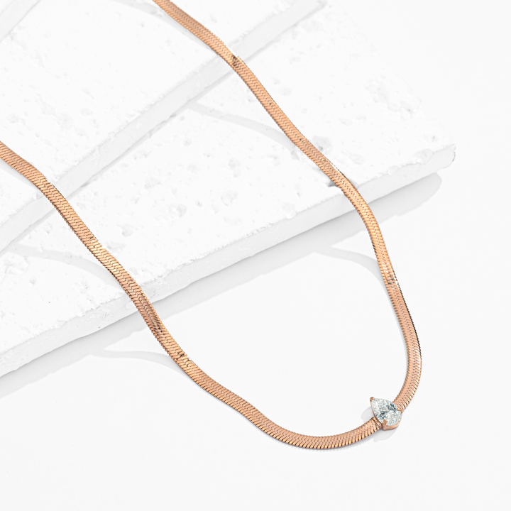 Collar Acero Essence