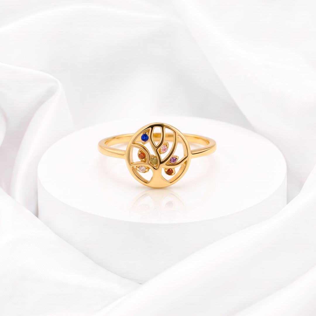 Anillo con dije del Árbol de la Vida y circonias multicolores para mujer marca Belle en plata 925 bañada en oro de 18k.